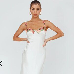 ROSE GARDEN FLORAL APPLIQUE MIDI DRESS OYSTER